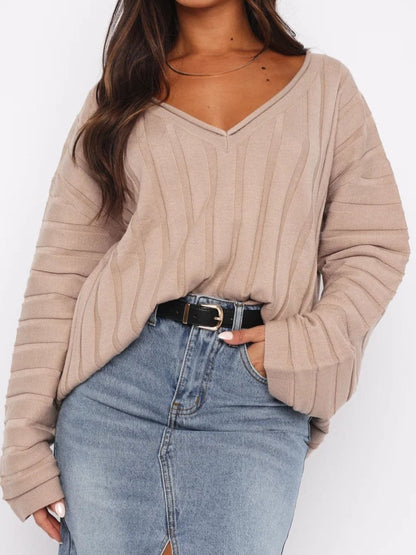 Chic V-neck oversized sweater with dropped shoulders