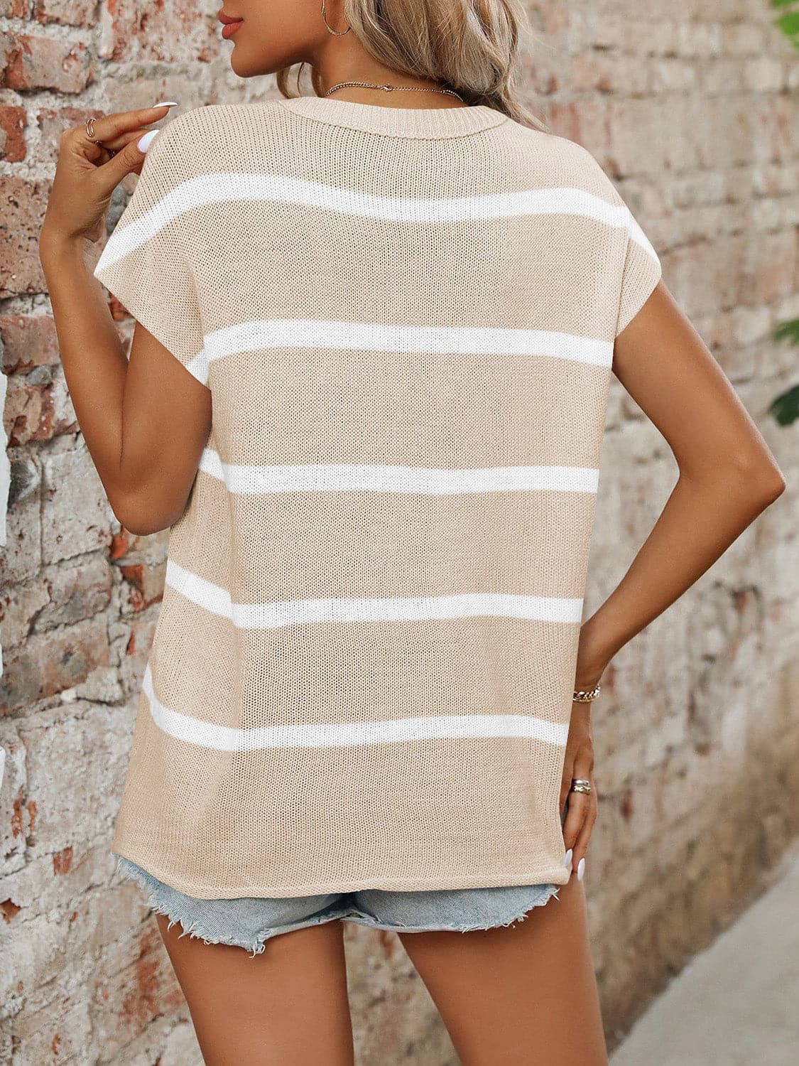 Striped Round Neck Short Sleeve Knit Top.