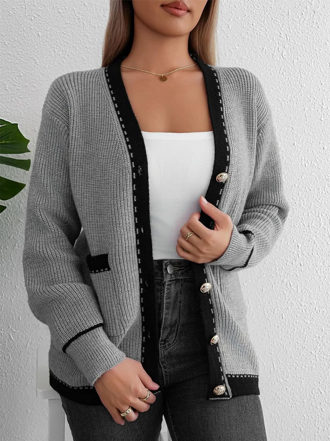 Chic button-up cardigan with pockets