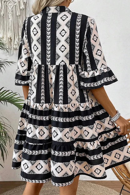 Chic Printed Tiered Dress With Notched Sleeves for All Occasions