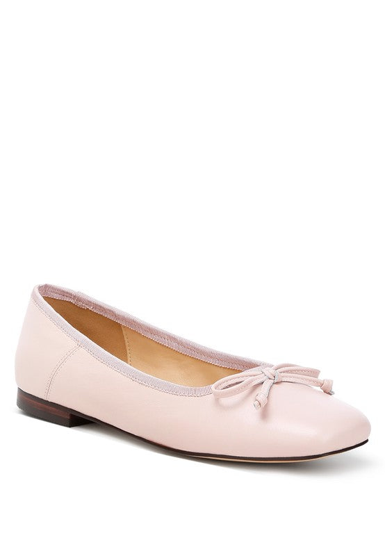 Chic square-toe ballerinas with bow detail