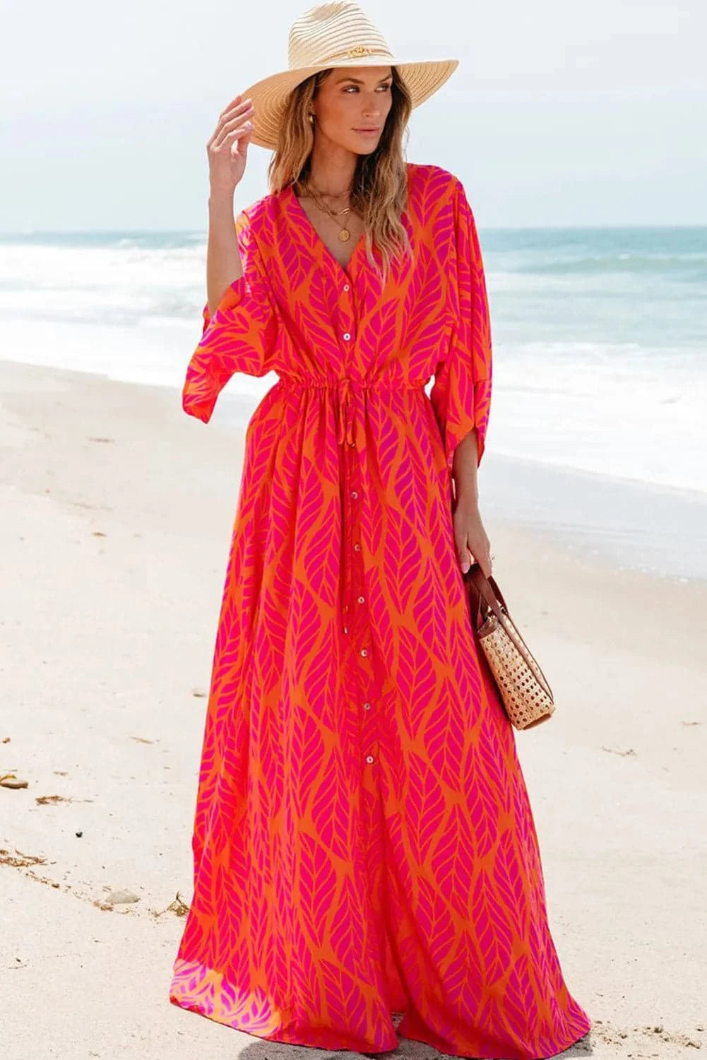 Chic drawstring v-neck maxi dress with printed design