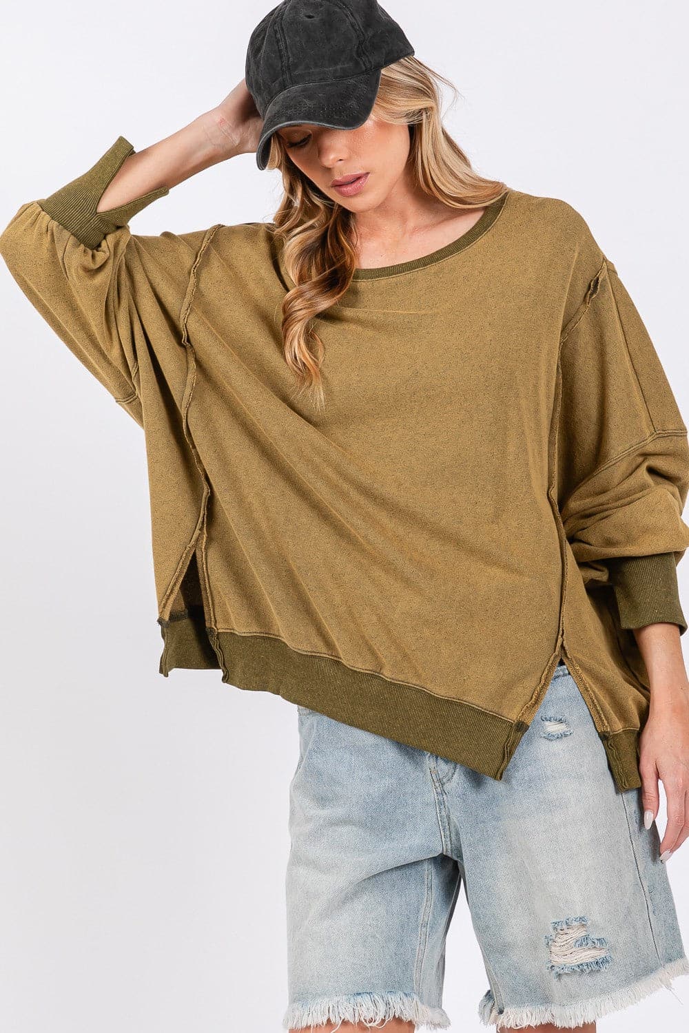 SAGE + FIG – Übergroßes Sweatshirt mit seitlichem Schlitz und Mineralwaschung