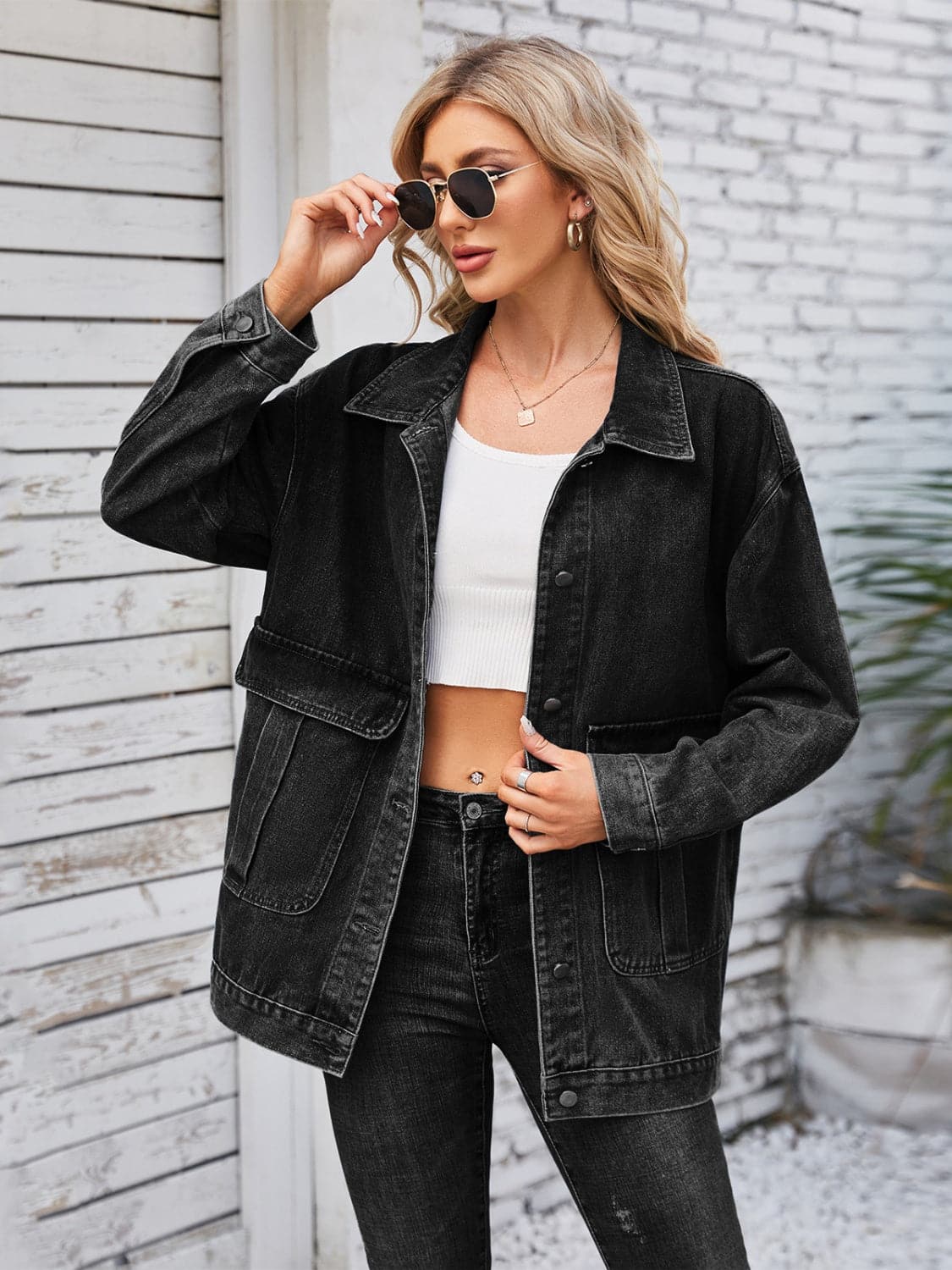 Chic button-up denim jacket with long sleeves