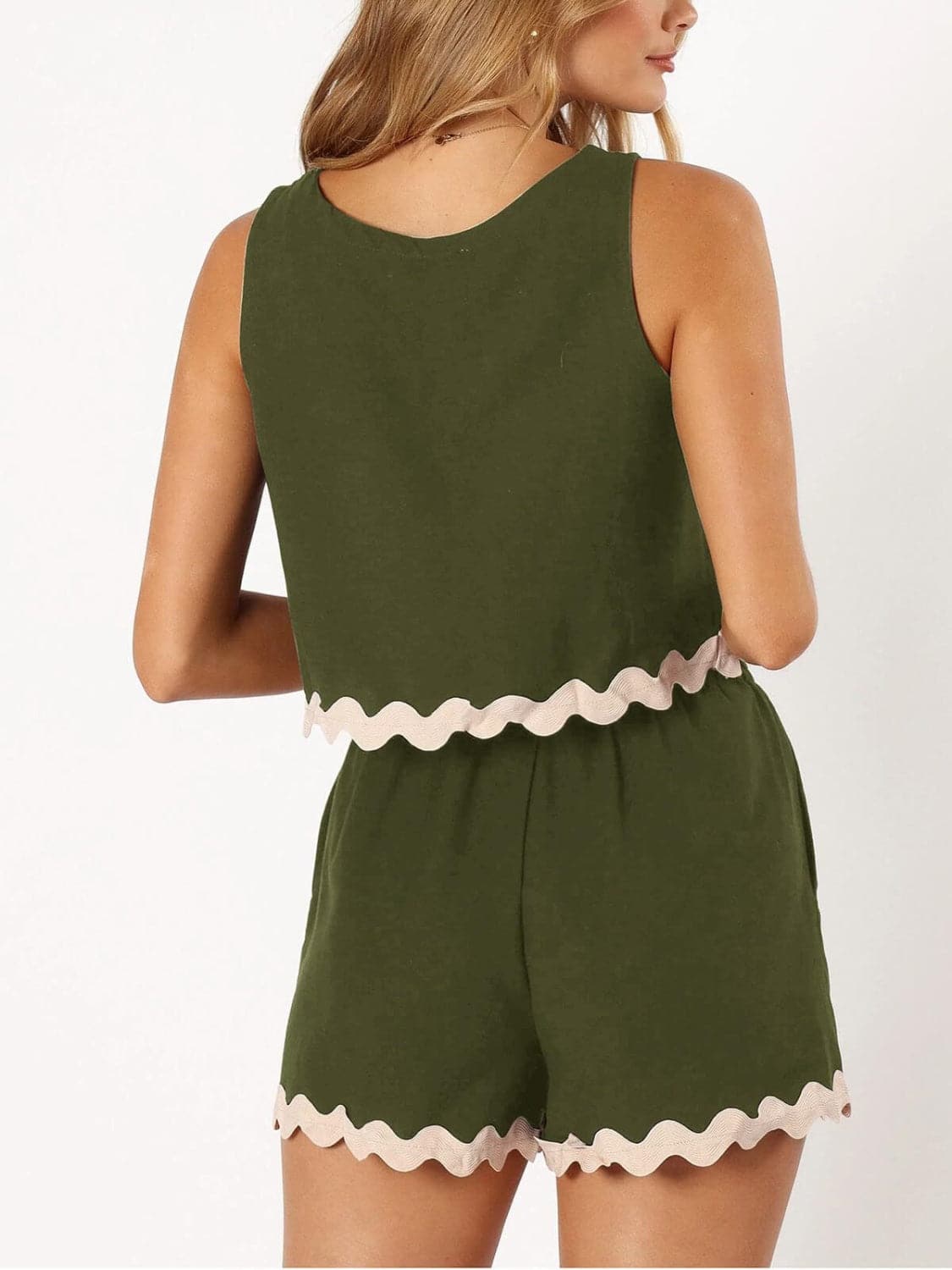 Contrast Trim Round Neck Top and Shorts Set.