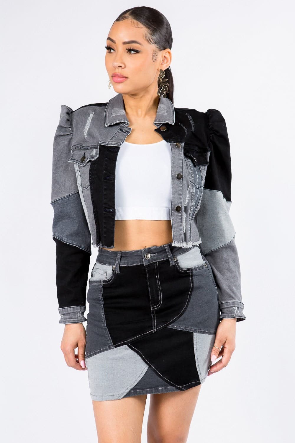 Trendy cropped denim jacket with patchwork and puff sleeves