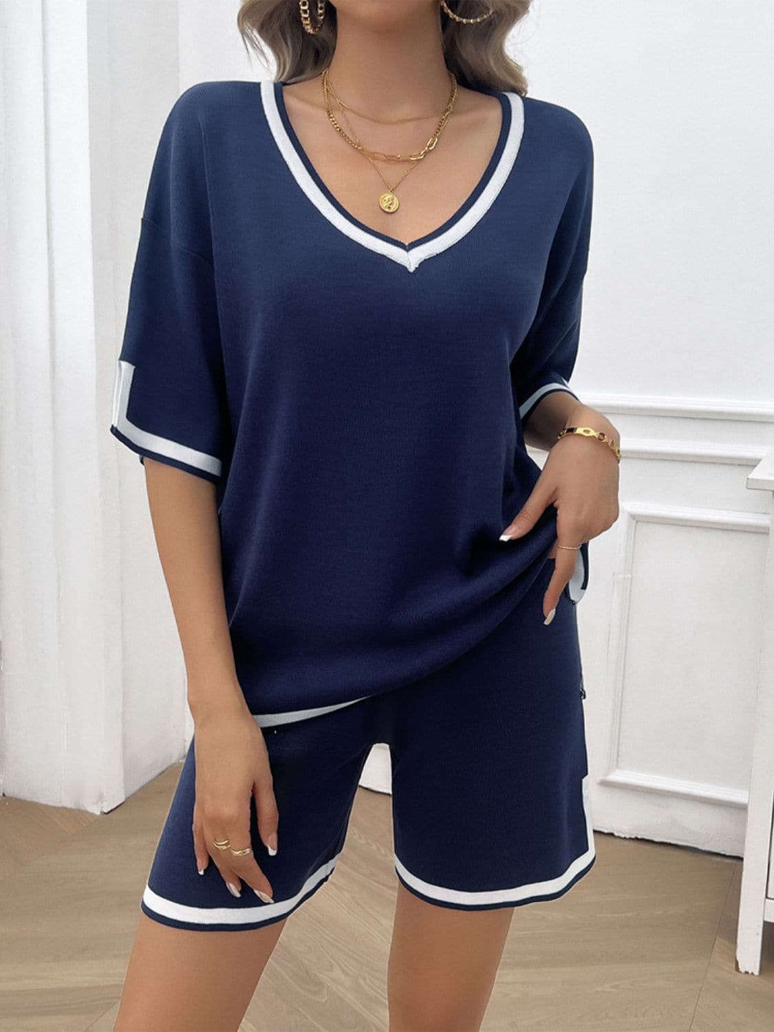 Contrast Trim V-Neck Top and Shorts Set.