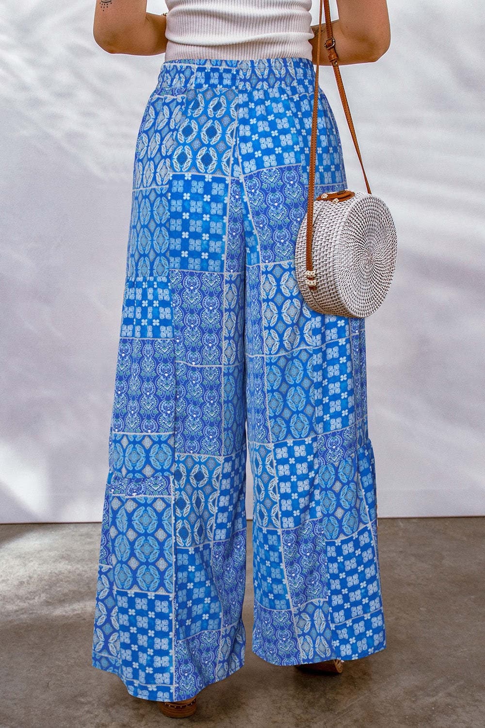 Chic printed wide leg pants with drawstring detail