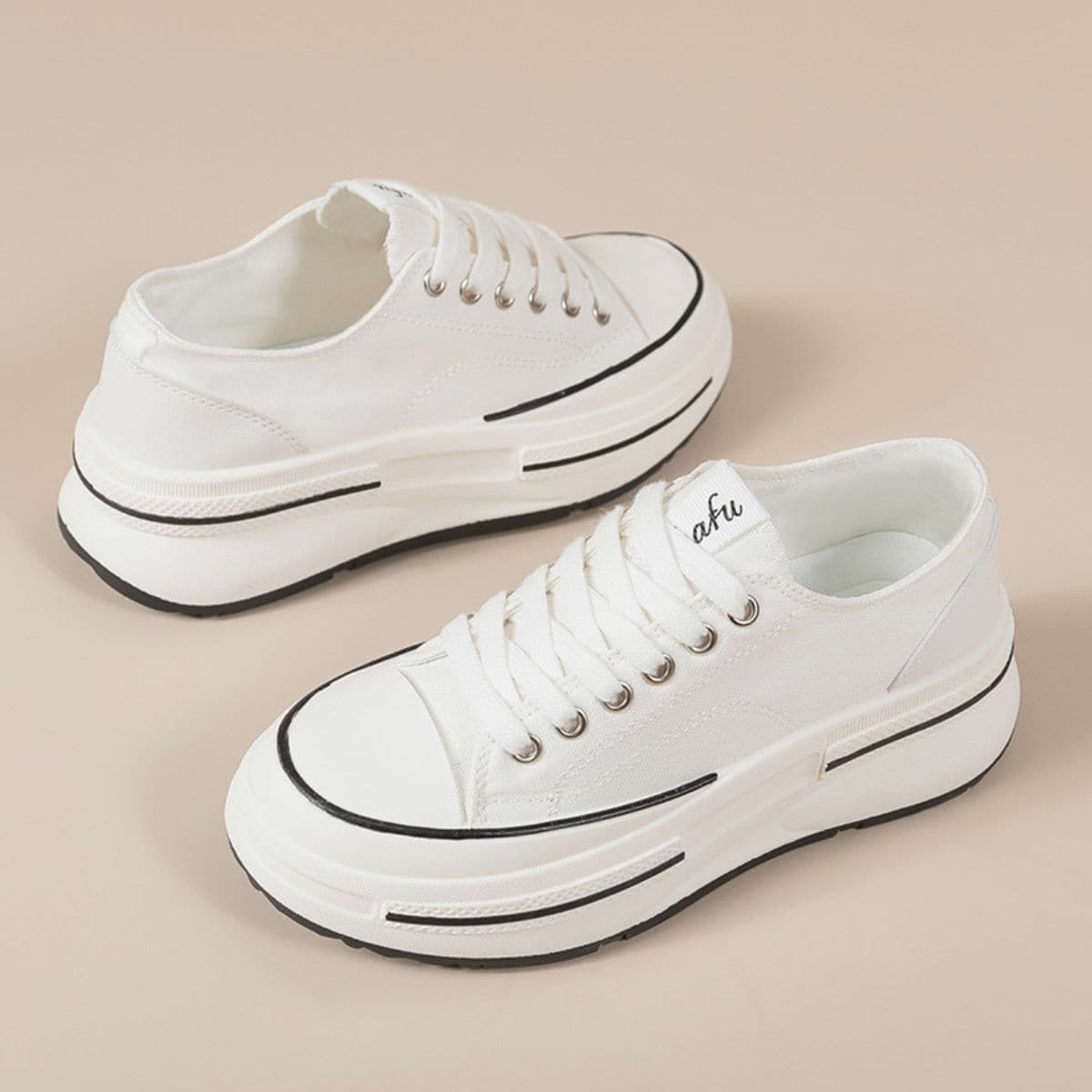 Elevated round toe sneakers