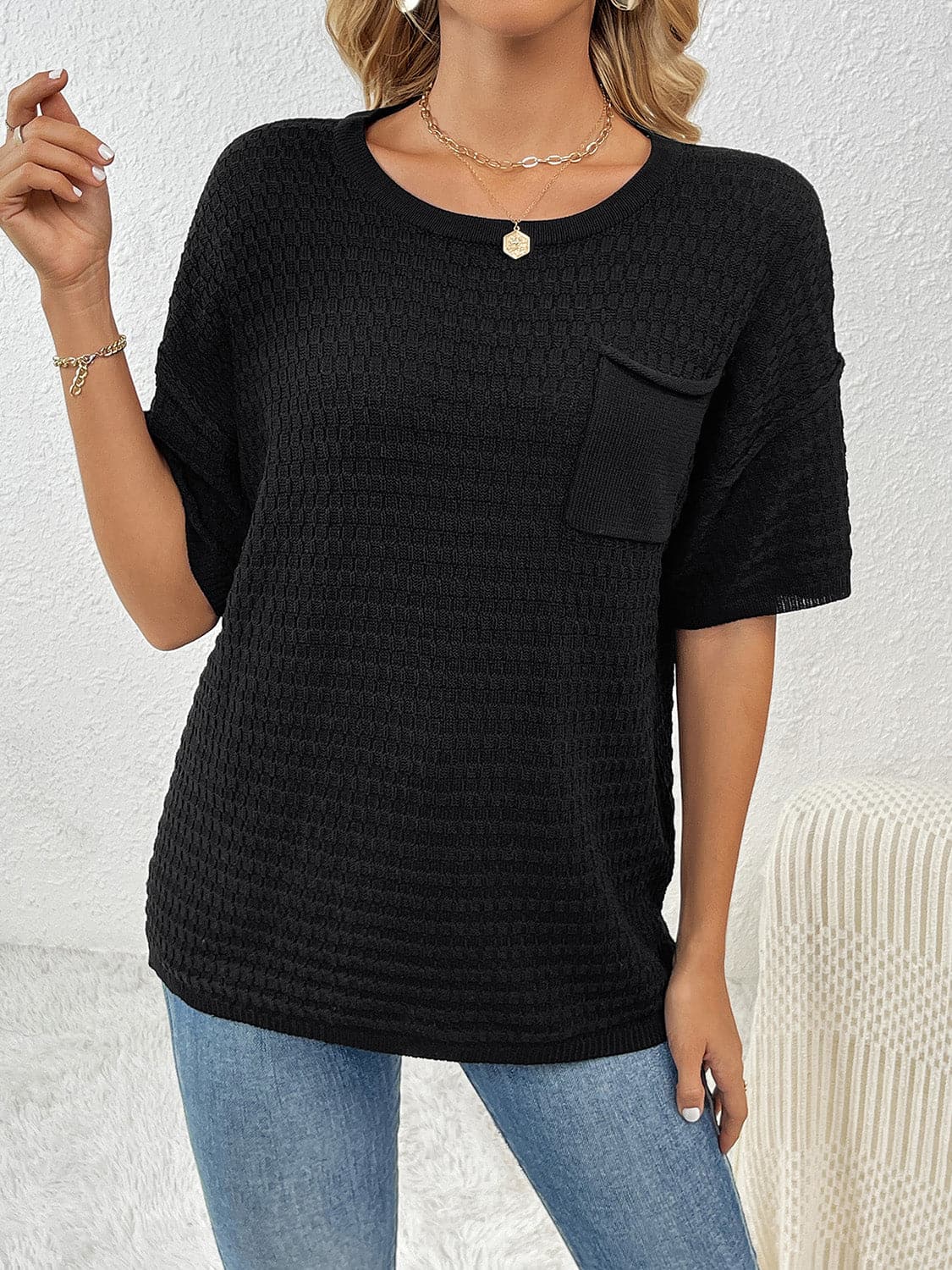 Round Neck Half Sleeve Knit Top.