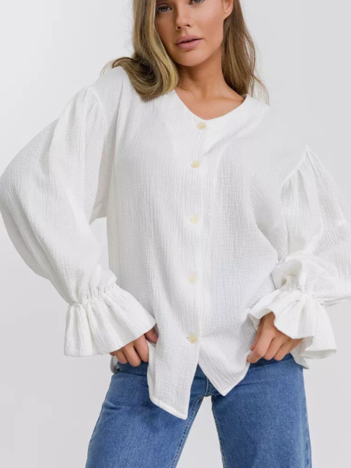 Elegant flounce sleeve shirt