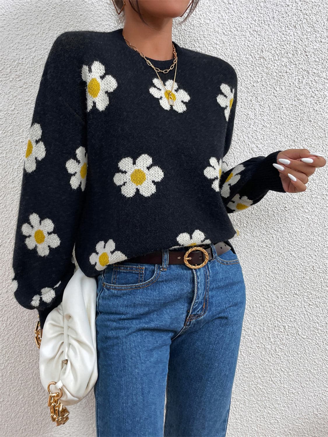 Flower Round Neck Latern Sleeve Sweater.