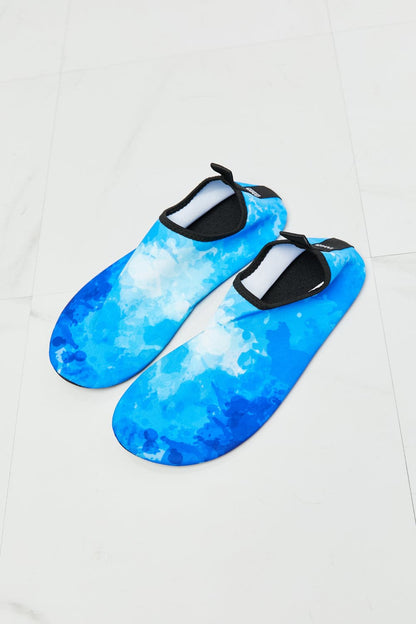 MMshoes On The Shore Water Shoes in Blue.