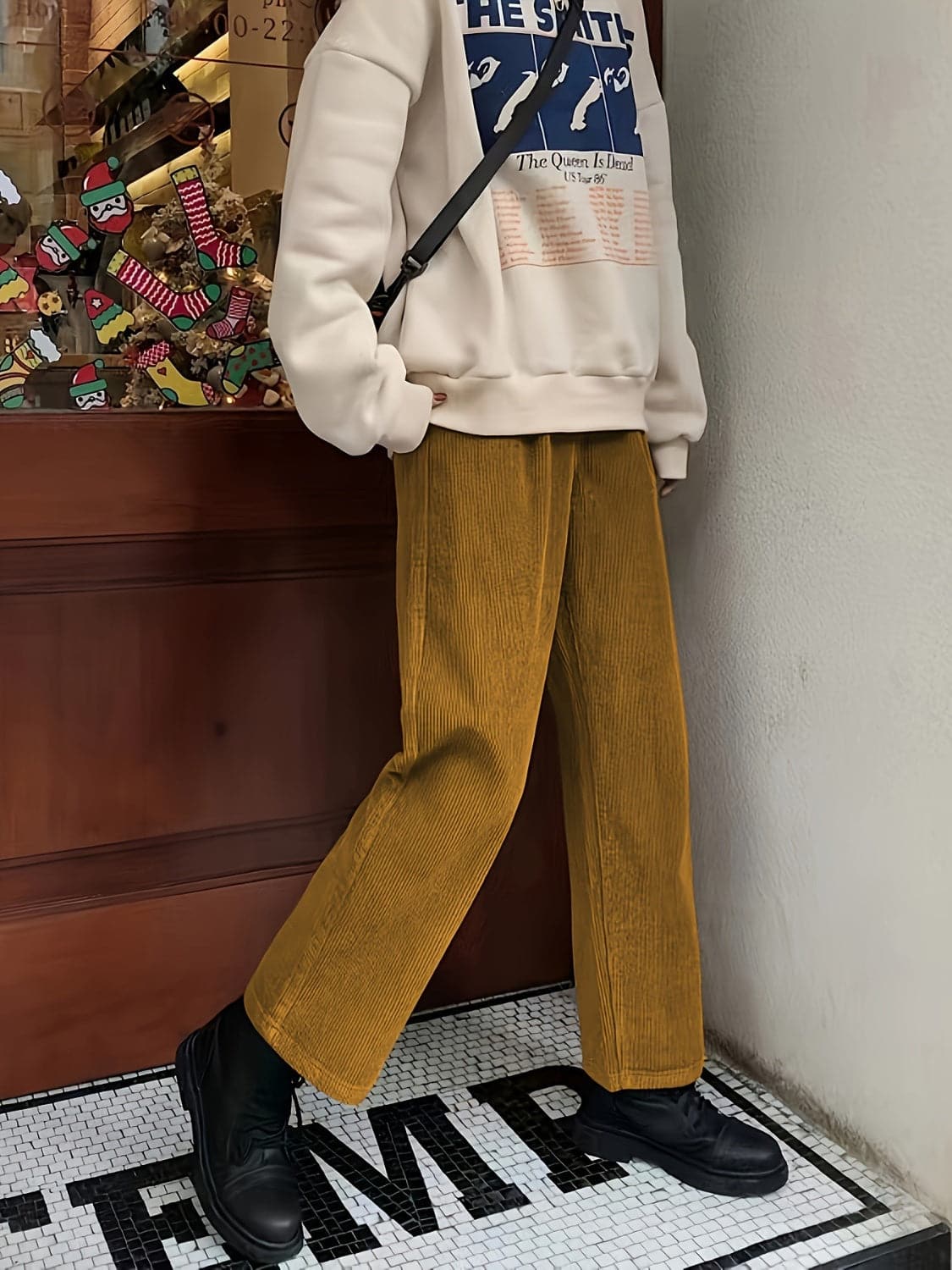 Corduroy High Waist Cropped Straight Pants.