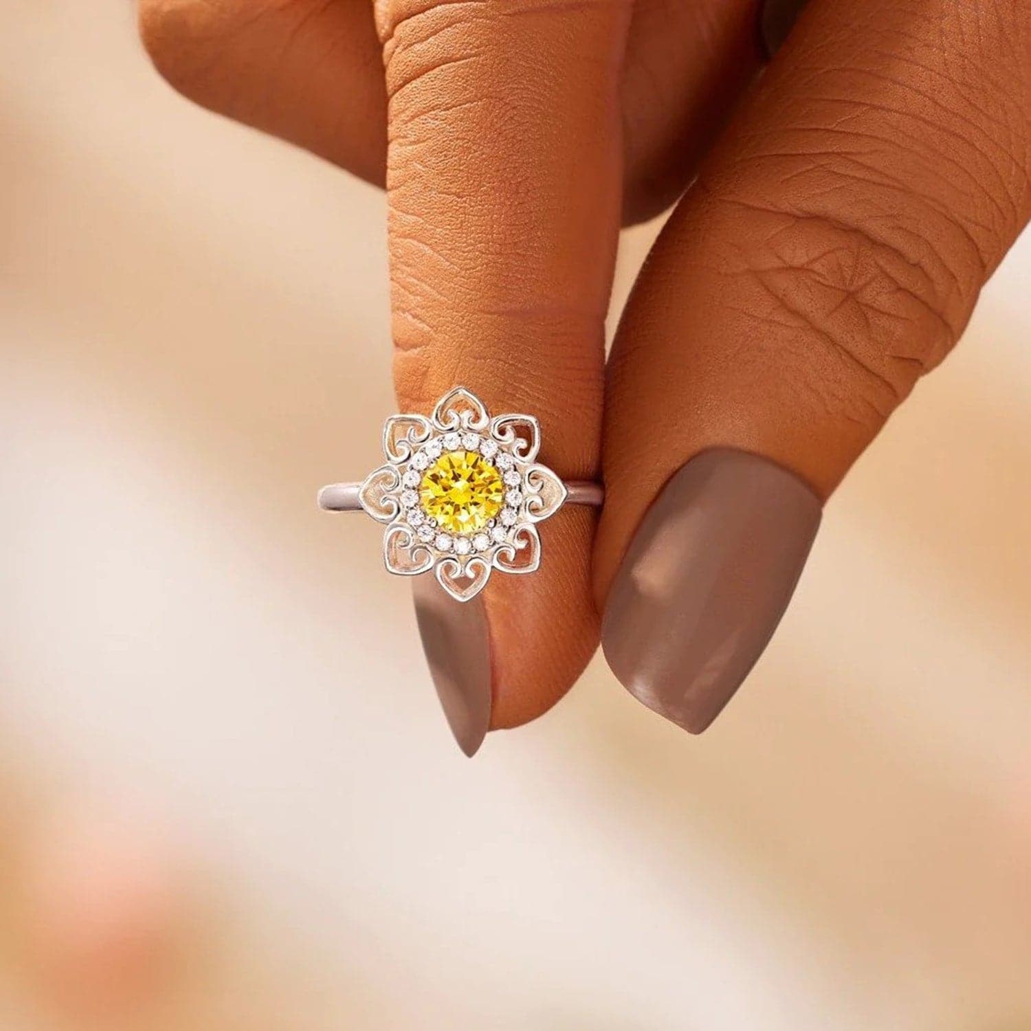 Flower Shape Zircon Platinum-Plated 925 Sterling Silver Ring.