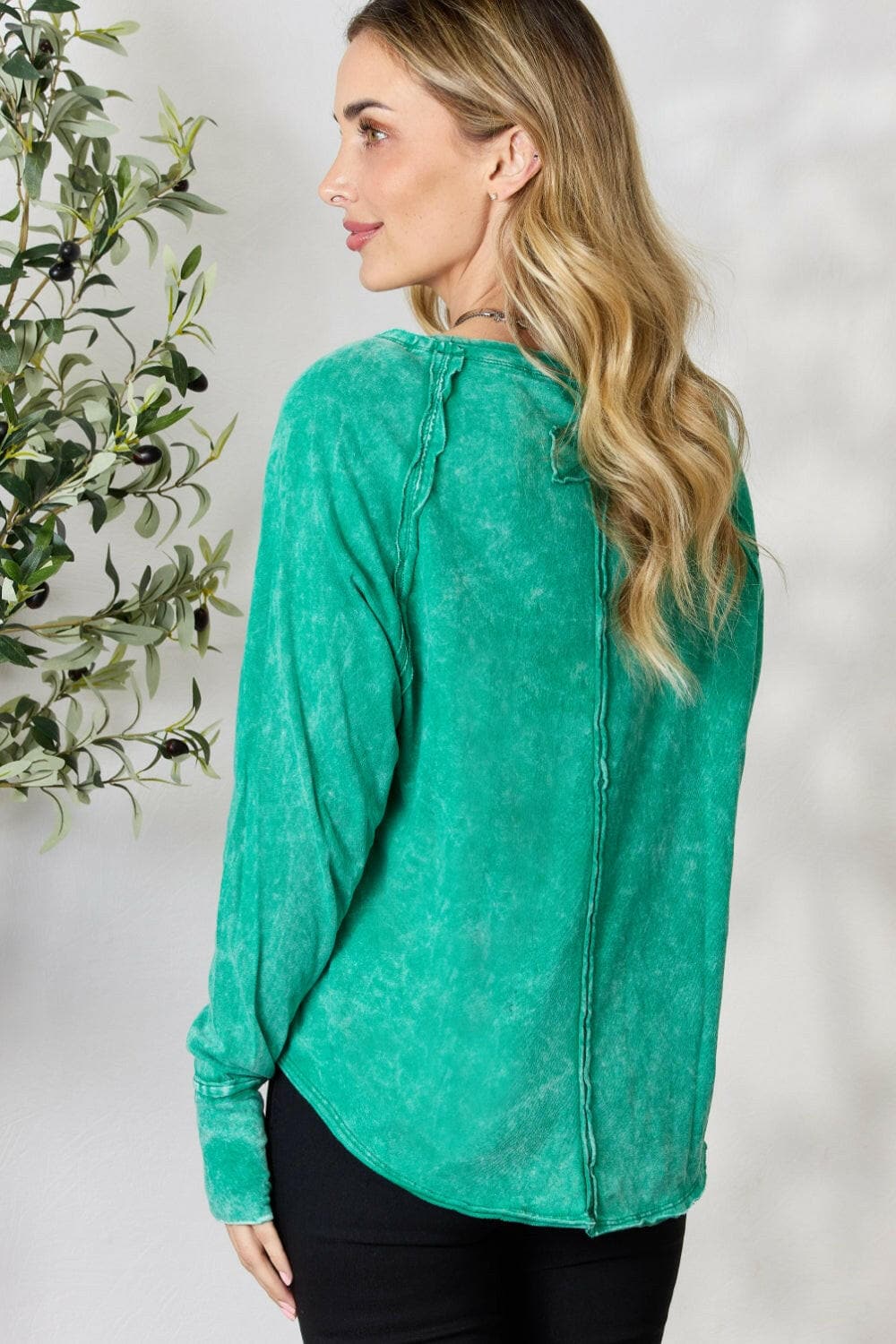 Zenana Round Neck Long Sleeve Top.