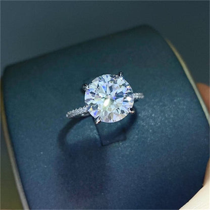 Stunning 5 Carat Moissanite Ring in 925 Sterling Silver