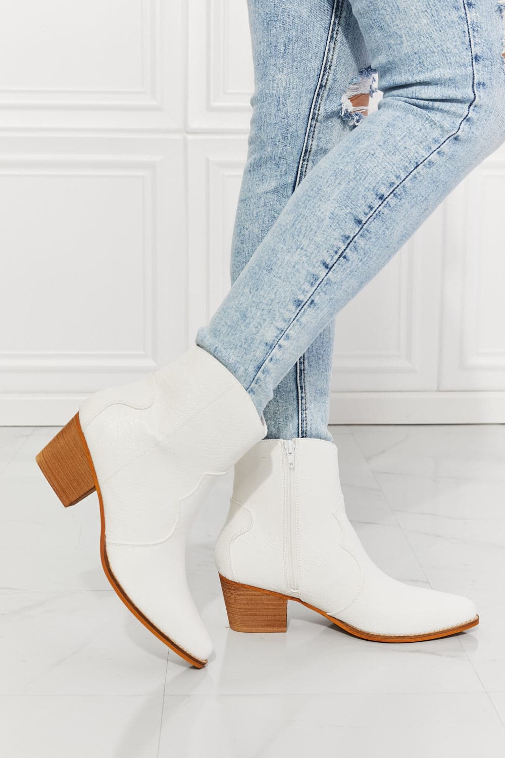 MMShoes Watertower Town Faux Leather Western Ankle Boots in White.