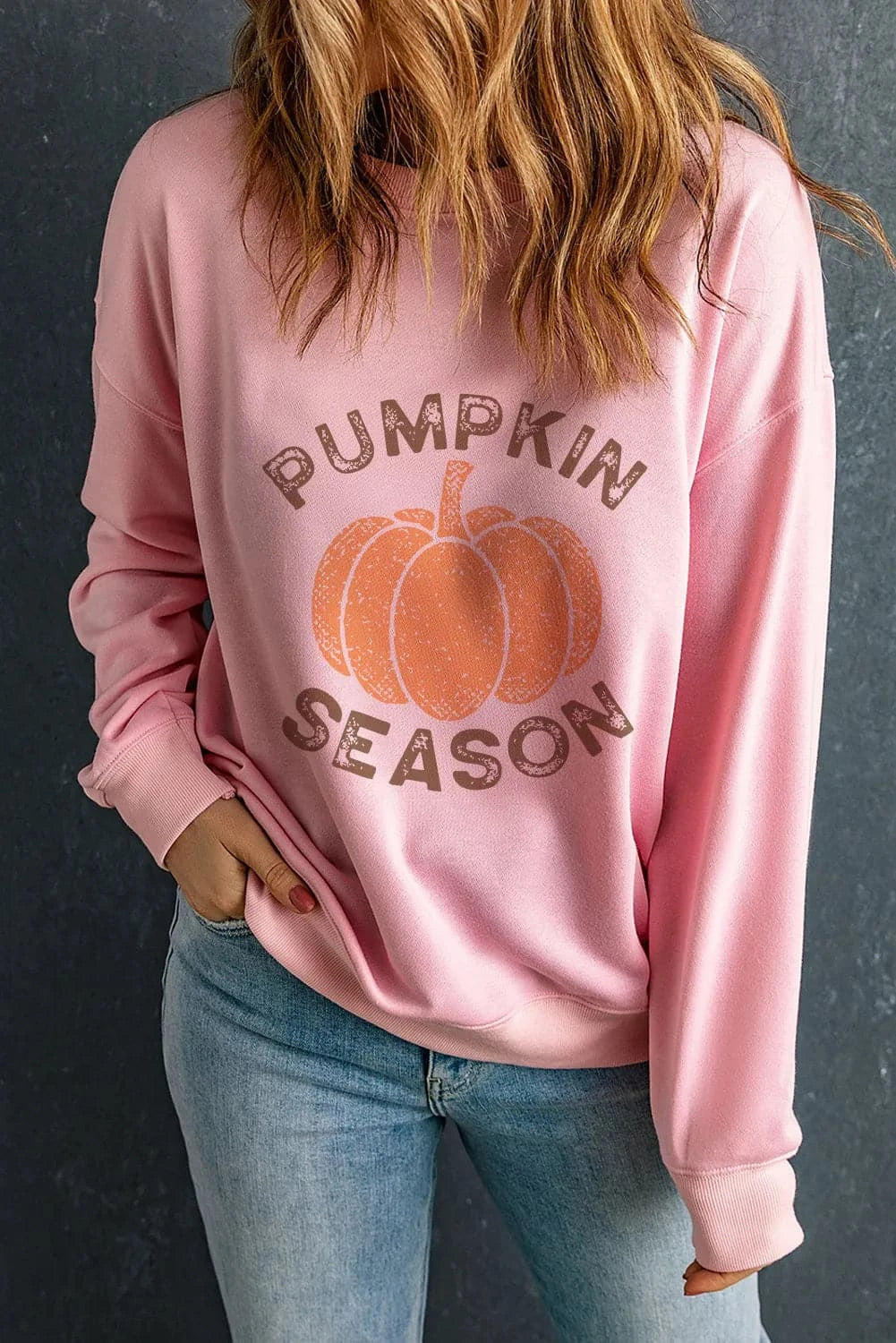 Graphic long sleeve sweatshirt with round neck