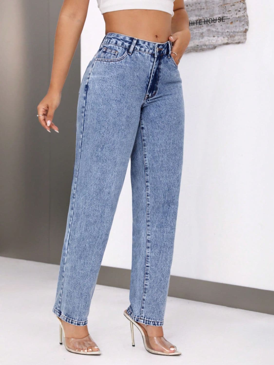 Mid-Rise Waist Jeans with Pockets.