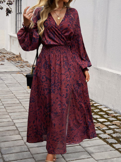 Elegant midi dress with long sleeves