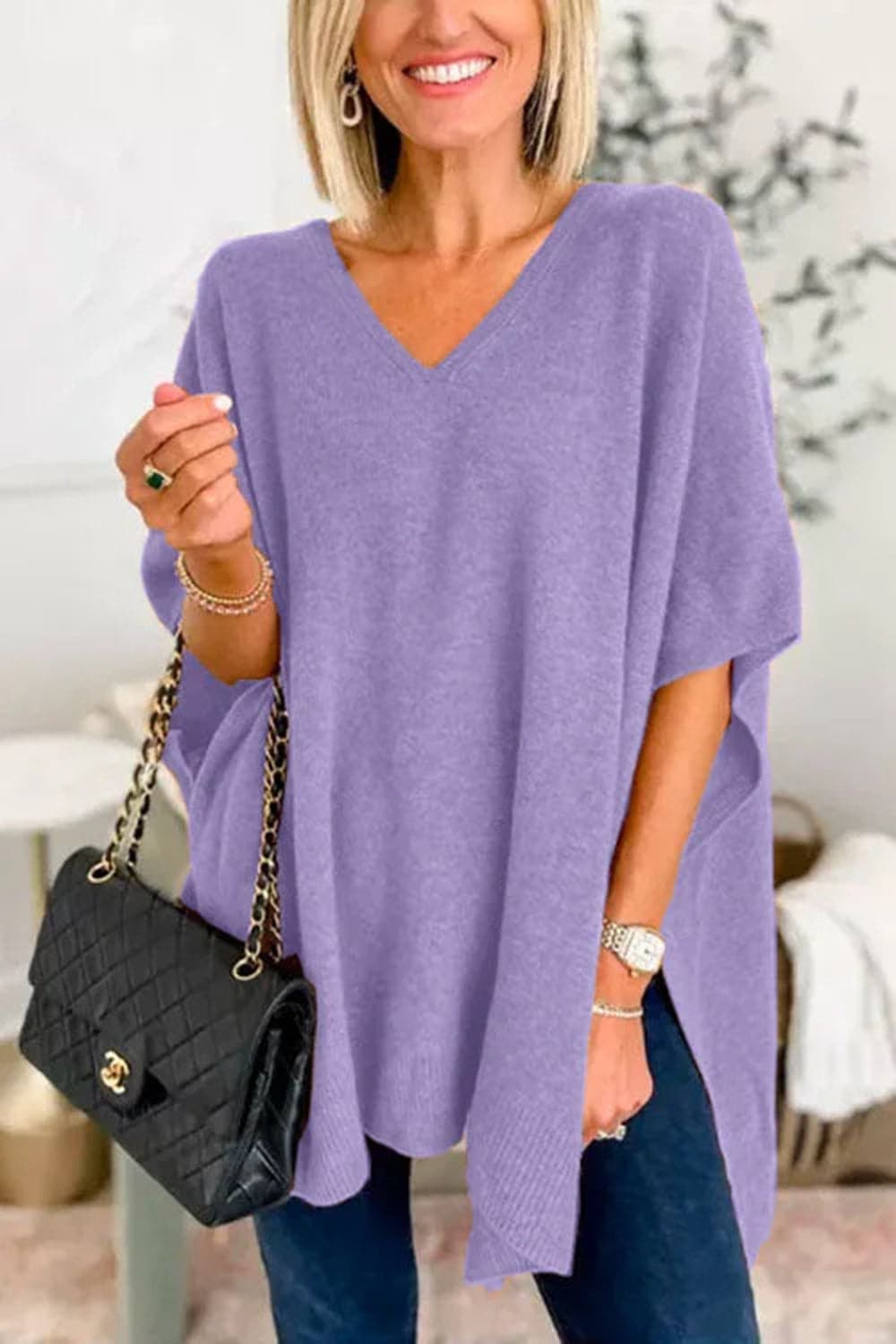 Chic v-neck knit top with slit