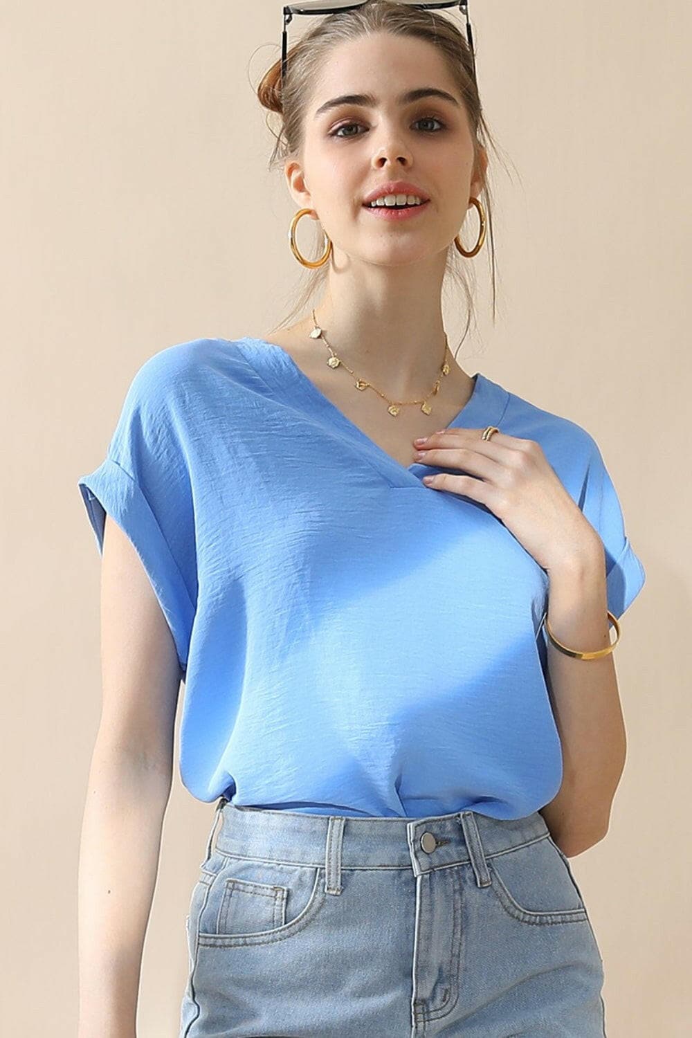 Ninexis V-Neck Trim Rolled Short Sleeve ShirtUpgrade Your Casual Style with the Ninexis V-Neck Trim Rolled Short Sleeve Shirt, the perfect blend of modern sophistication and comfort. This shirt is designed to bLove Salve -Neck Trim Rolled Short Sleeve ShirtTIKTOK