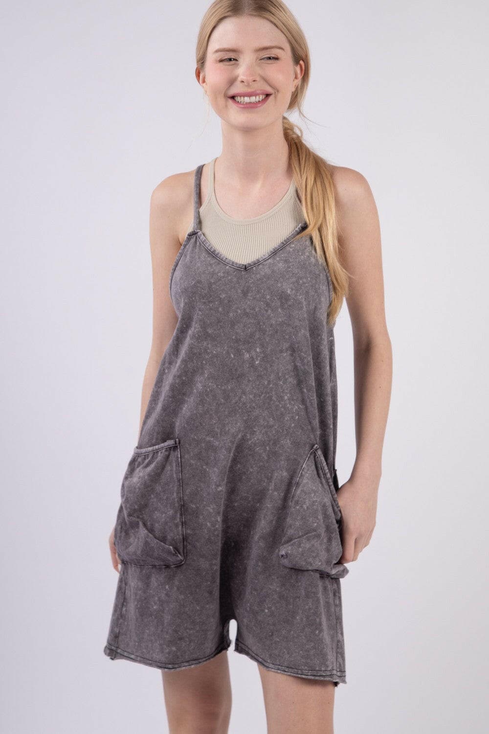 VERY J V-Neck Sleeveless Washed RomperUpgrade Your Style with the Very J V-Neck Sleeveless Washed Romper
 The Very J V-Neck Sleeveless Washed Romper is the ultimate blend of comfort and style. Crafted frLove Salve -Neck Sleeveless Washed Romperusa