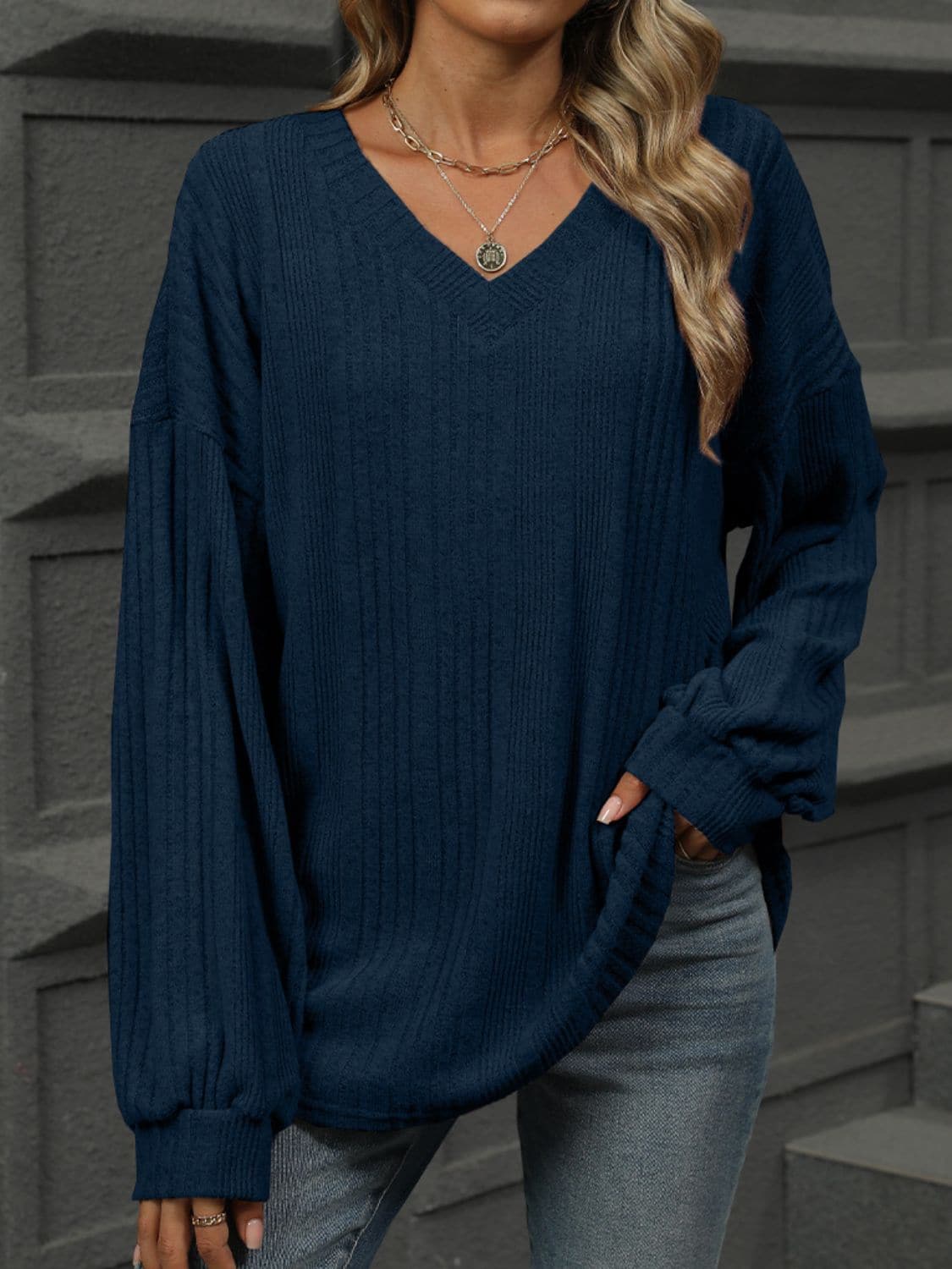 Chic v-neck long sleeve tee