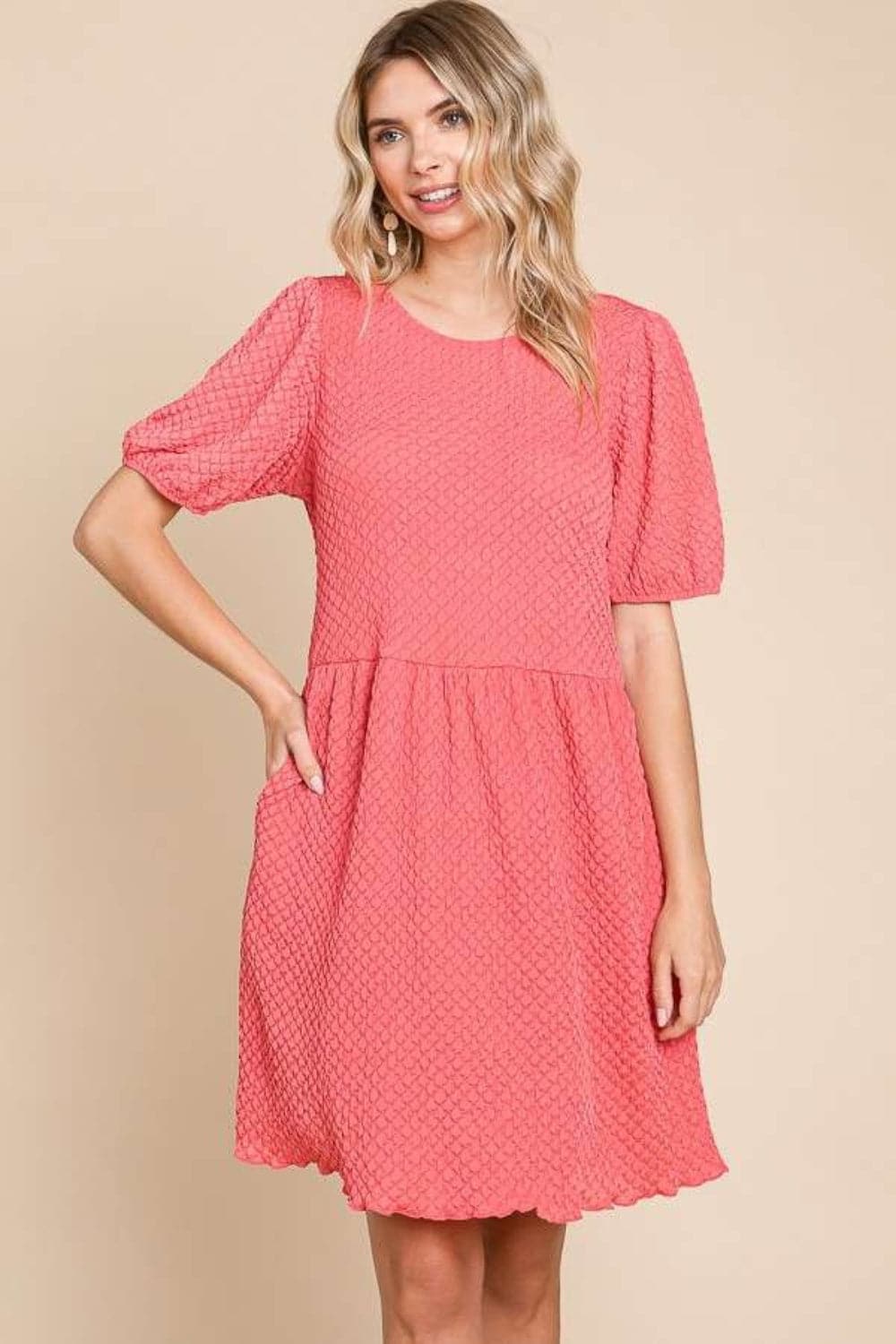 Chic textured puff sleeve dress for every occasion