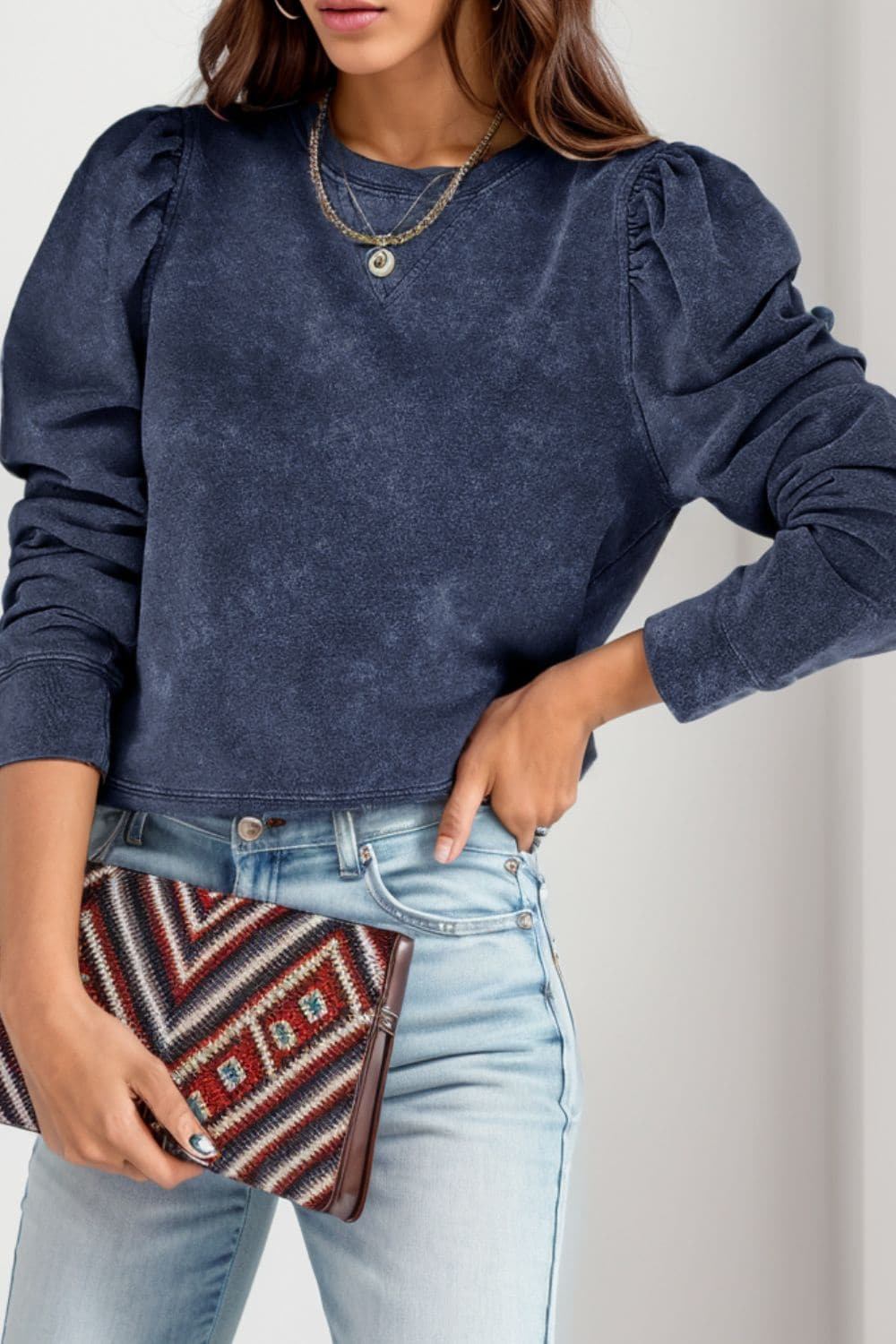 Round Neck Puff Sleeve Sweatshirt.