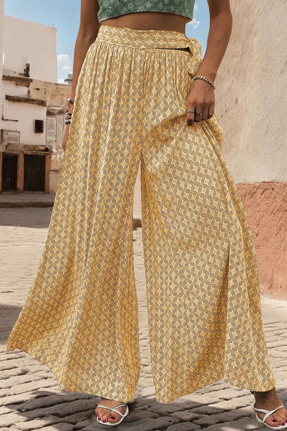 Printed Tied Wide Leg Pants.