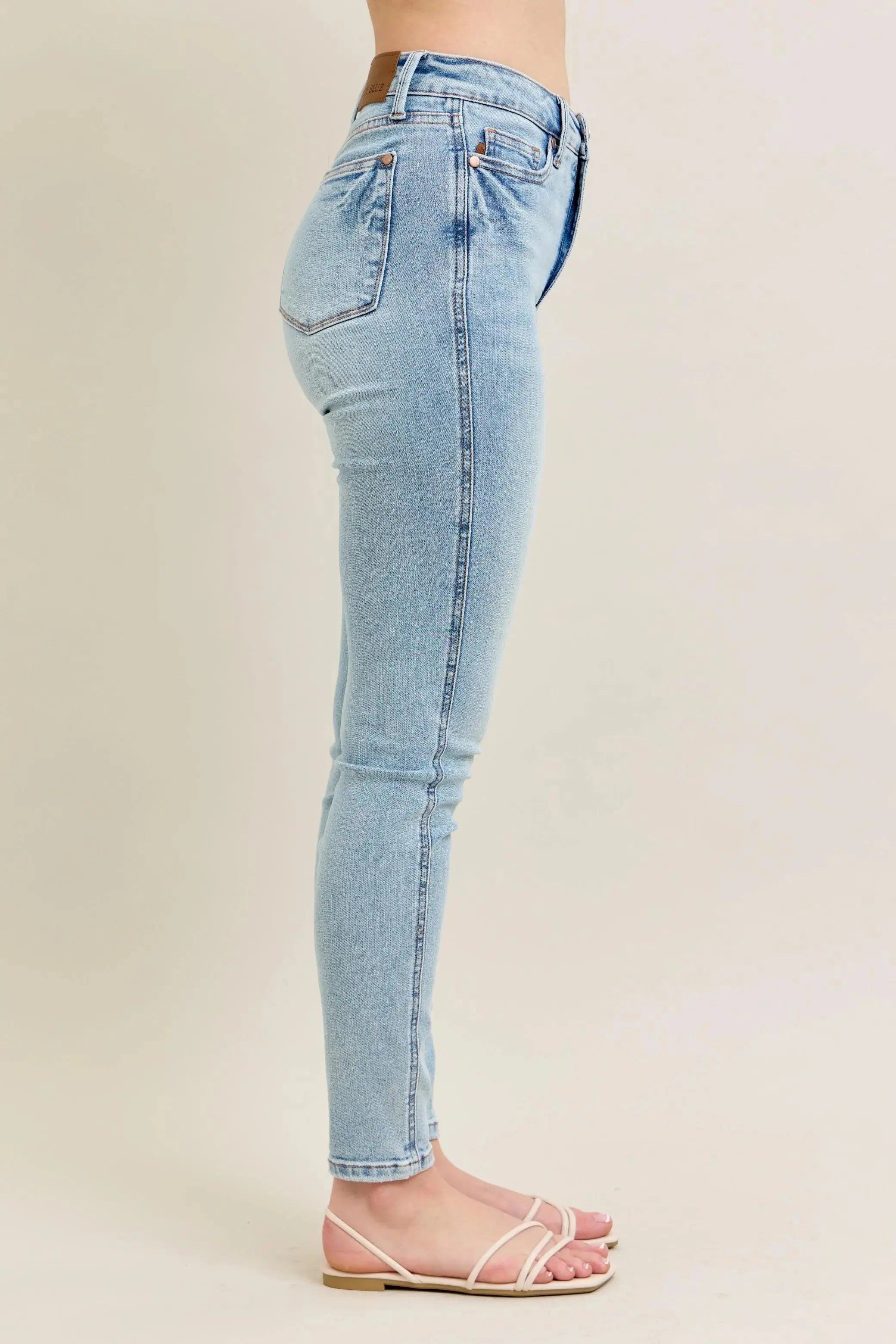 Women's Jeans - Tummy Control - Skinny Fit Vintage Wash - Detail View
