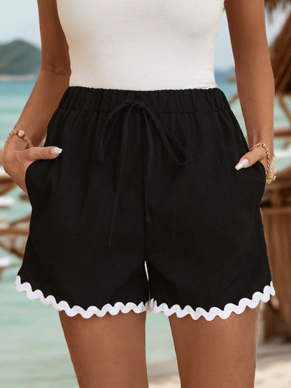 Contrast Trim Tied Shorts with Pockets.