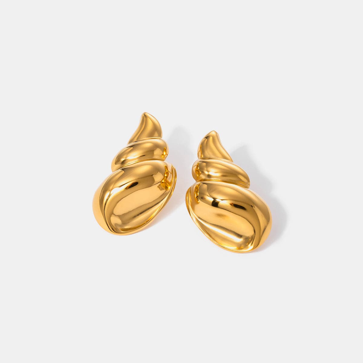 Elegant 18K gold-plated conch shell earrings