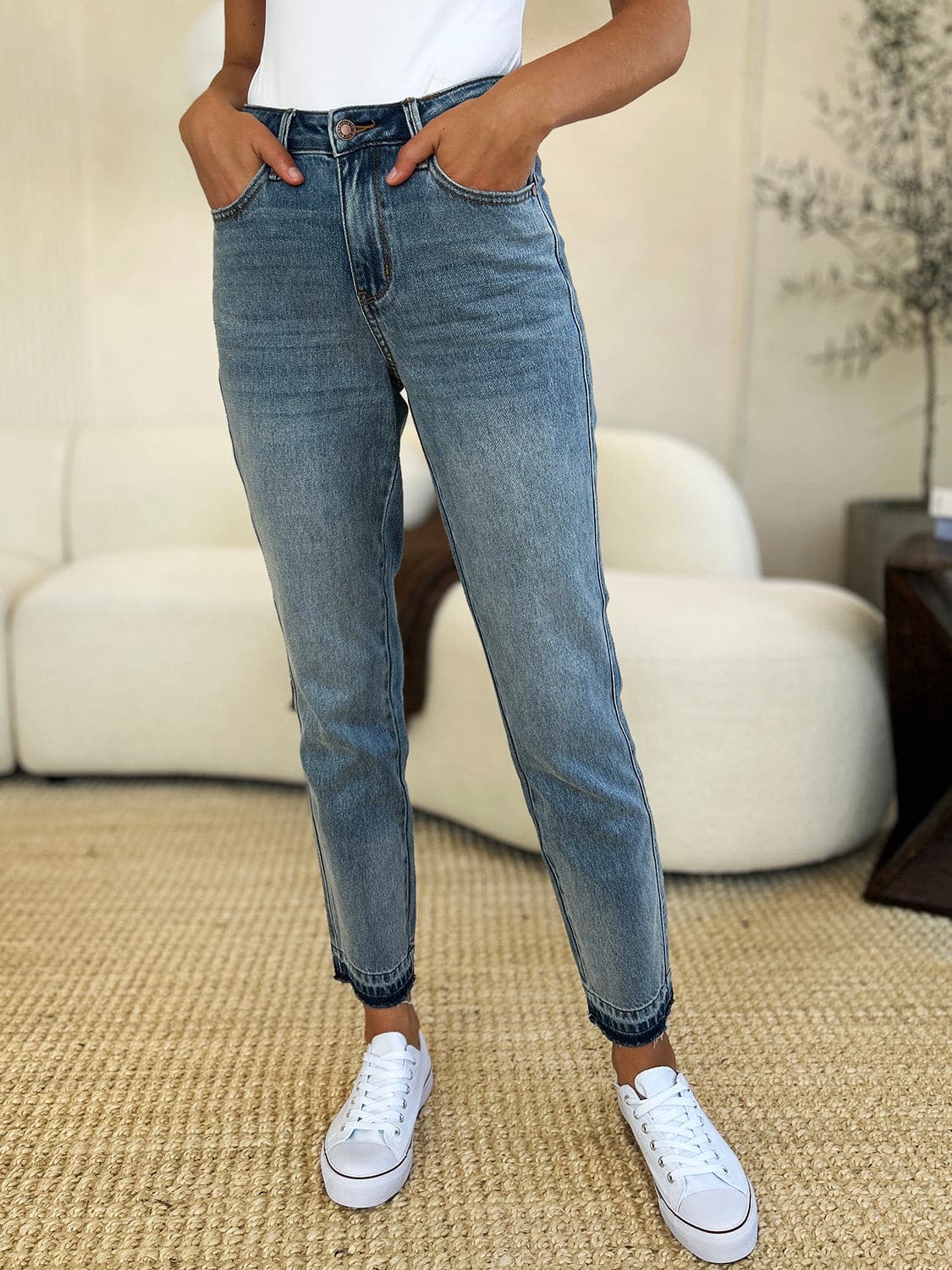 Judy Blue Full Size Mid Rise Rigid Magic Release Hem Jeans.