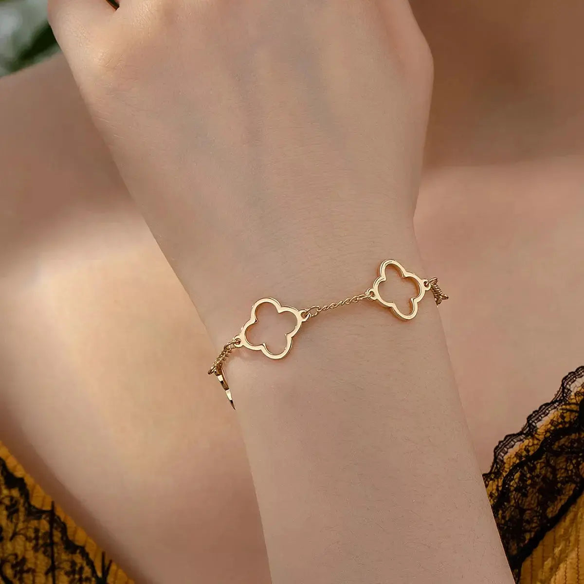 18K Gold Plated Four Leaf Clover Bracelet Delicate Chain Simply Love