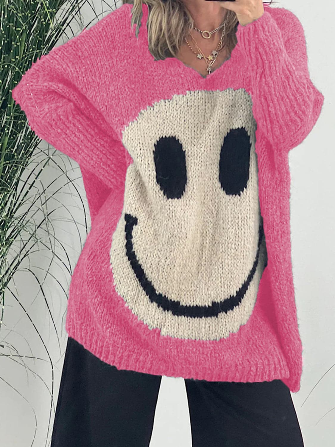 Charming Smiley V-Neck Pullover