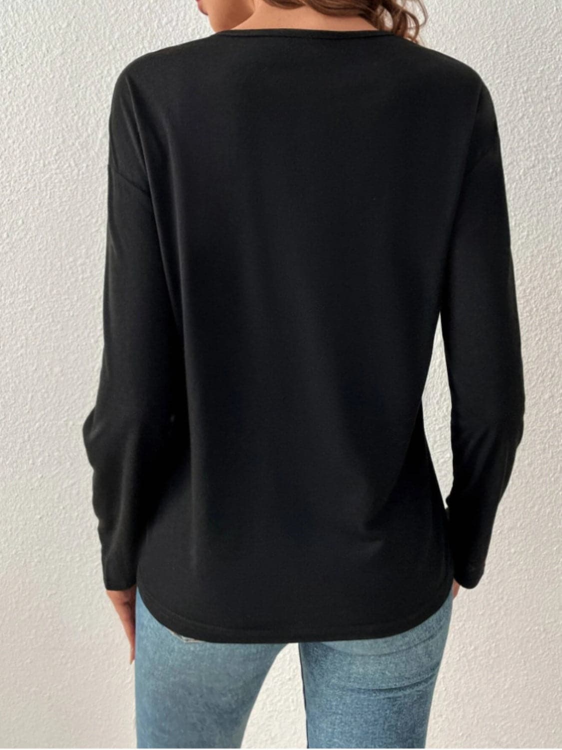 Chic v-neck long sleeve t-shirt