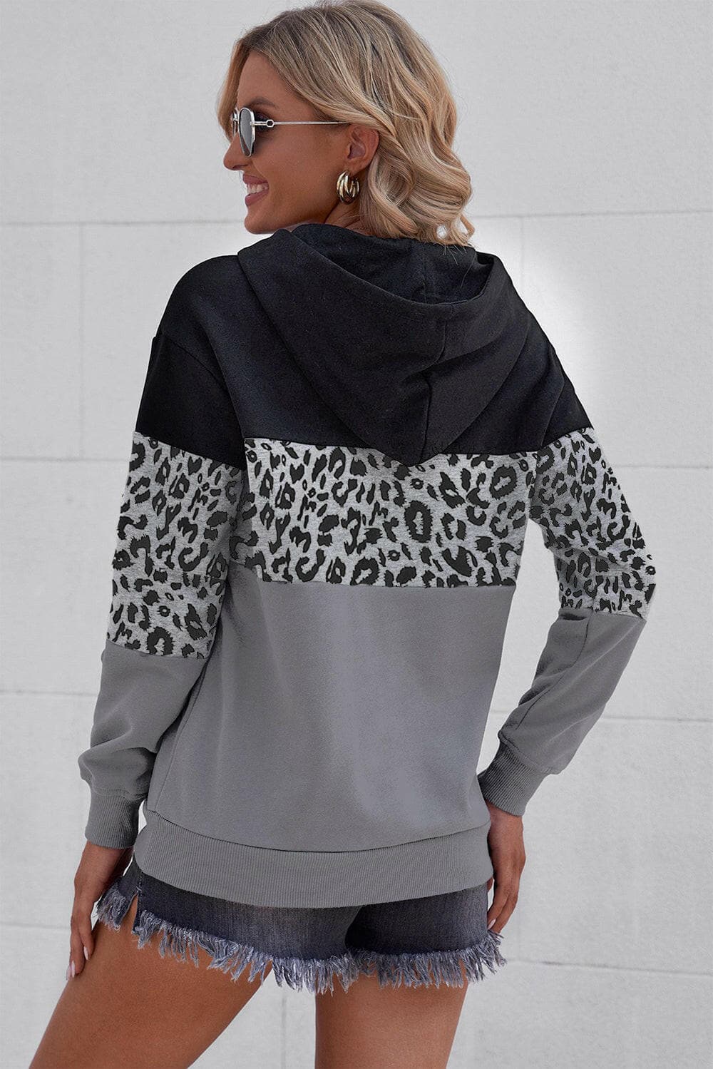 Color Block Dropped Shoulder Sweatshirt.