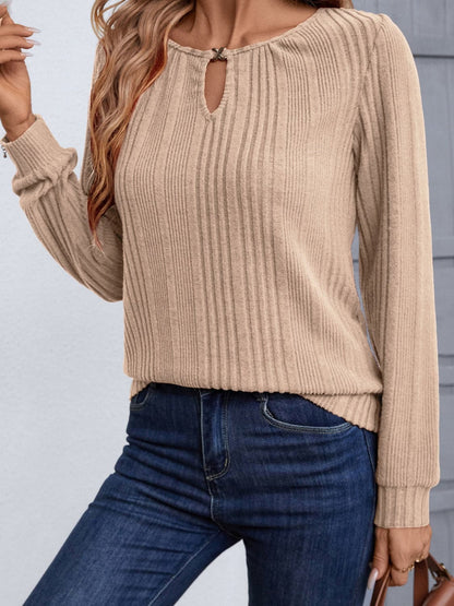 Versatile round neck long sleeve tee for all-day comfort