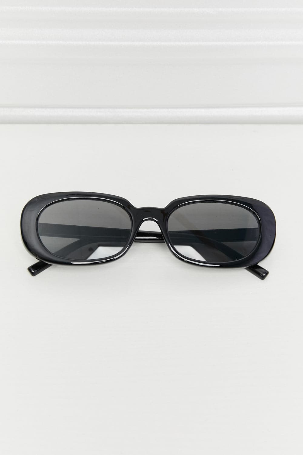 Oval Full Rim Sunglasses.