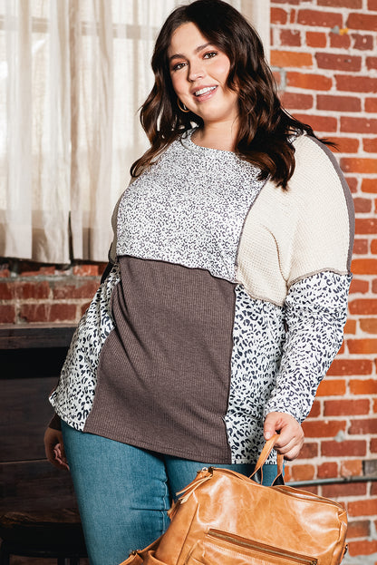 Chic brown leopard patchwork plus size top in waffle ribbed knit