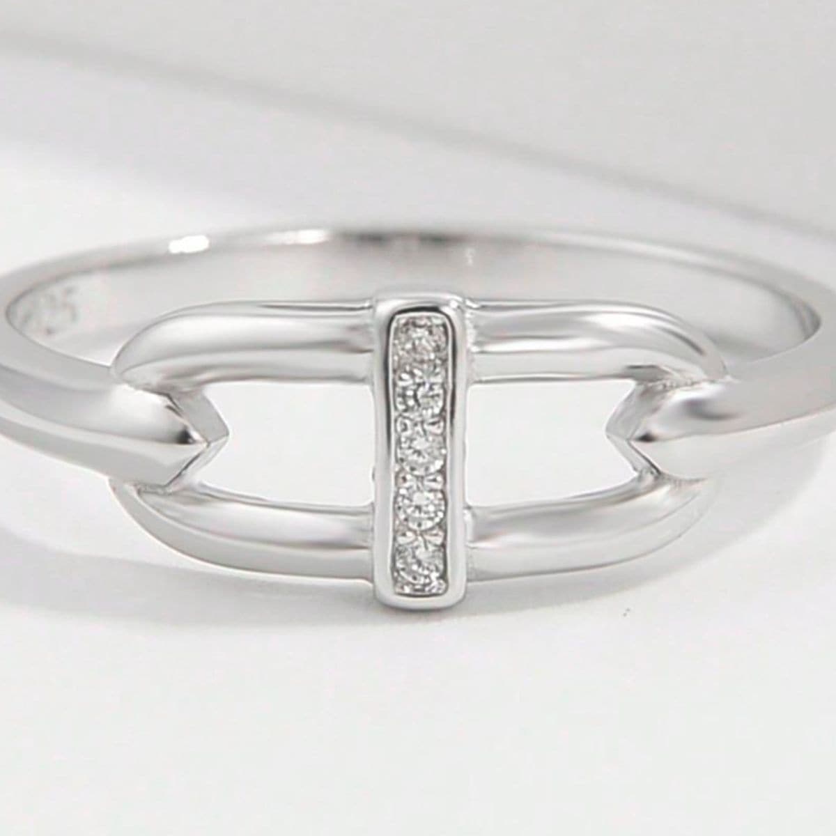 925 Sterling Silver Inlaid Zircon Ring.