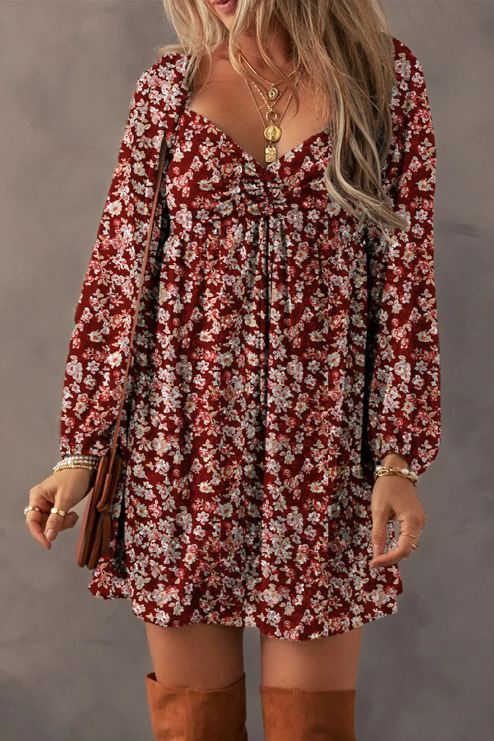 Floral mini dress with long sleeves