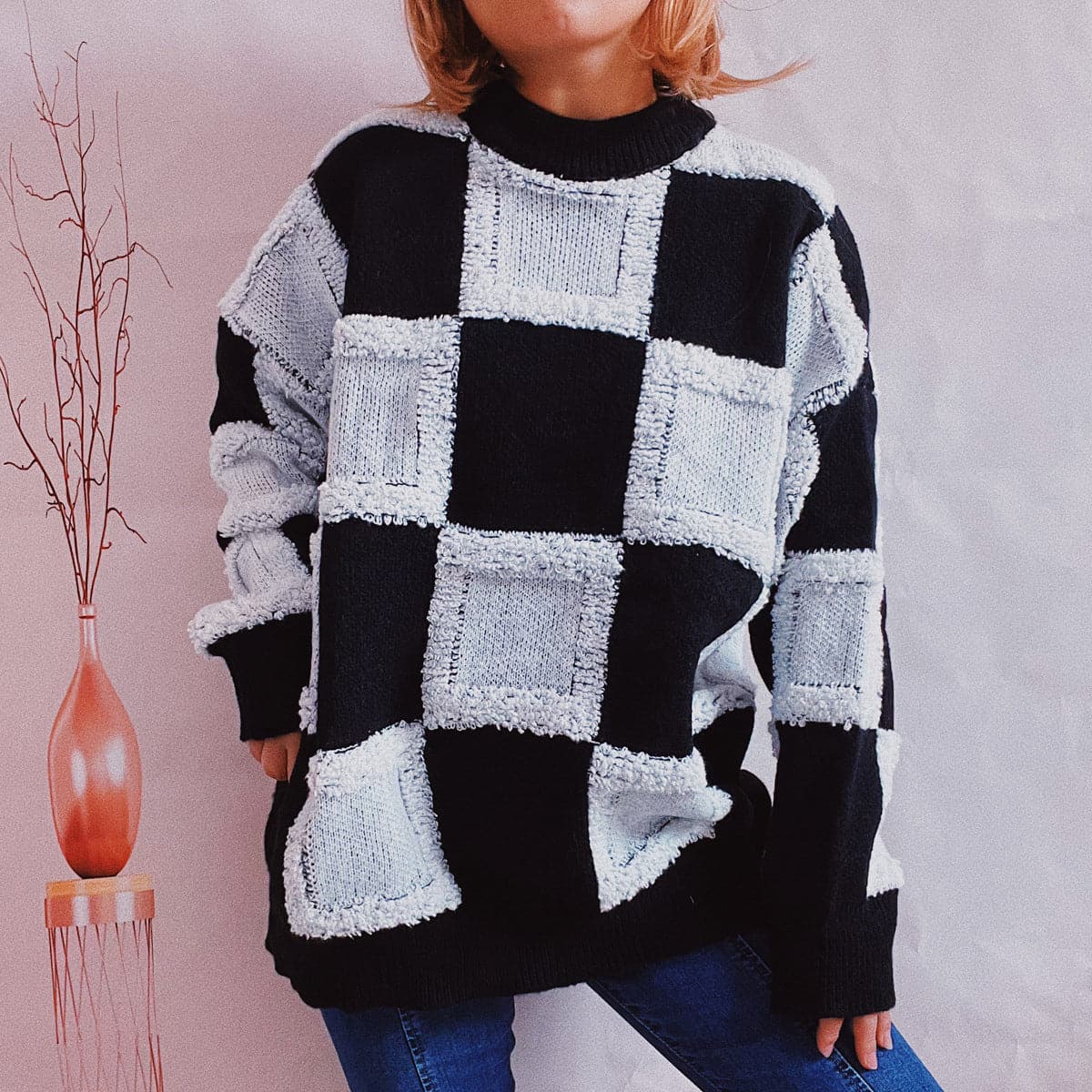 Checkered Round Neck Long Sleeve Sweater.