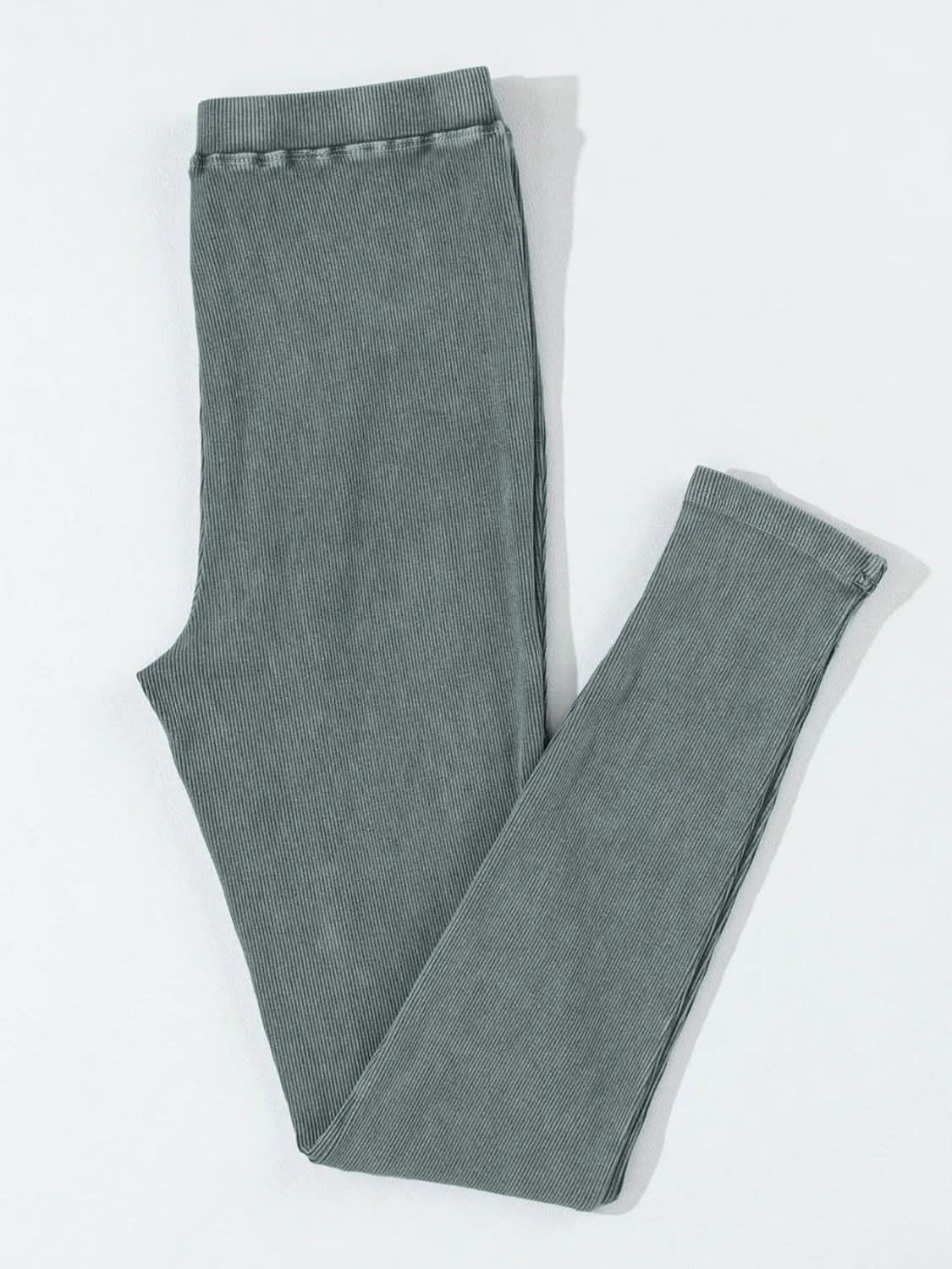 Comfortable ribbed leggings with elastic waist