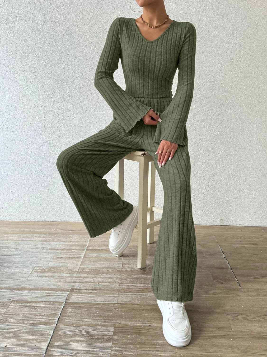 Chic ribbed V-neck long sleeve top and pocketed lounge pants set