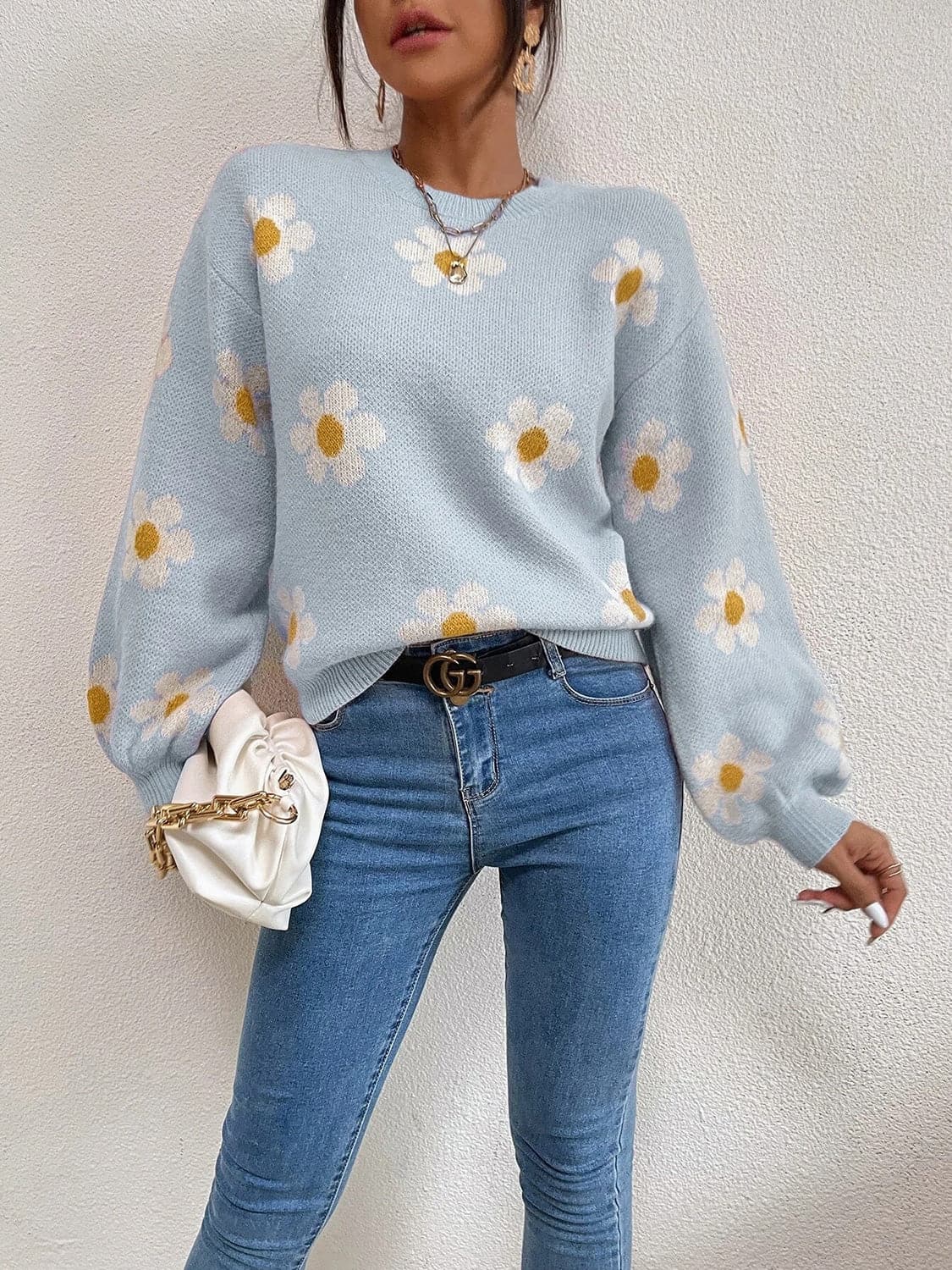 Flower Round Neck Latern Sleeve Sweater.