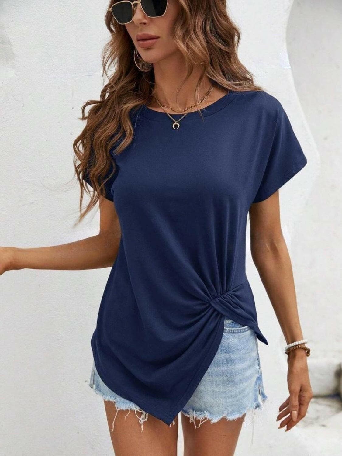 Asymmetric Hem Round Neck T-Shirt.